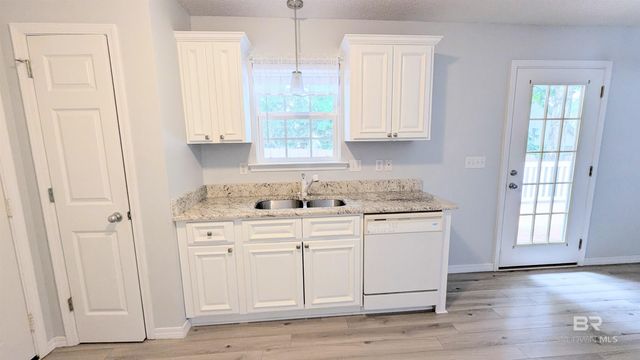 2758 Manuel Circle, Lillian, AL 36549