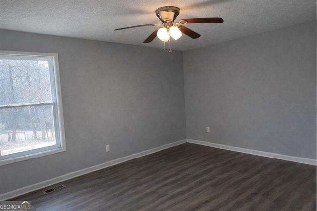 5825 Stonehaven Drive NW, Kennesaw, GA 30152