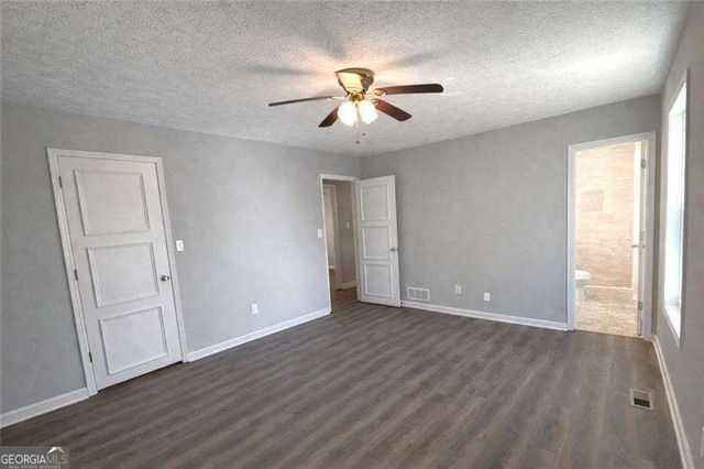 5825 Stonehaven Drive NW, Kennesaw, GA 30152