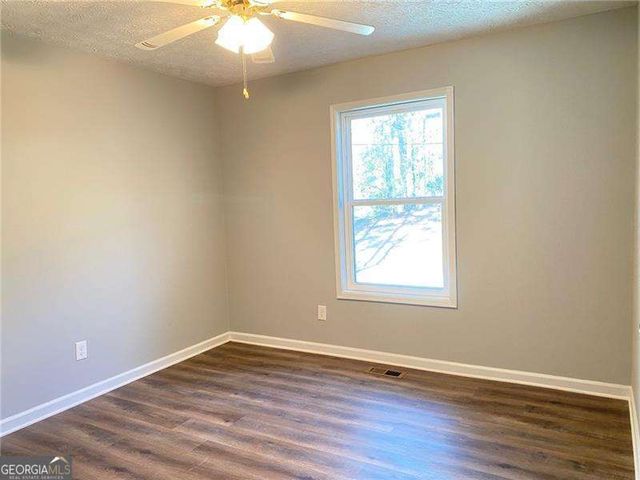 5825 Stonehaven Drive NW, Kennesaw, GA 30152