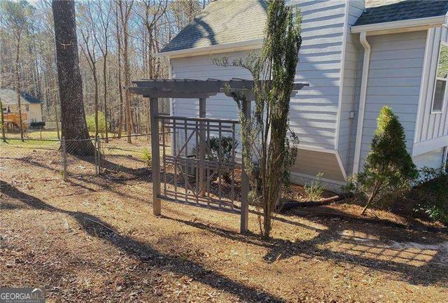 5825 Stonehaven Drive NW, Kennesaw, GA 30152