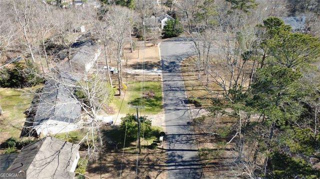 5825 Stonehaven Drive NW, Kennesaw, GA 30152