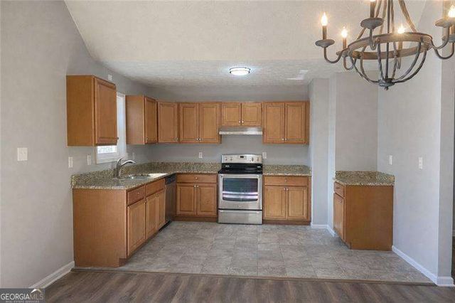 5825 Stonehaven Drive NW, Kennesaw, GA 30152