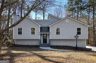 5825 Stonehaven Drive NW, Kennesaw, GA 30152