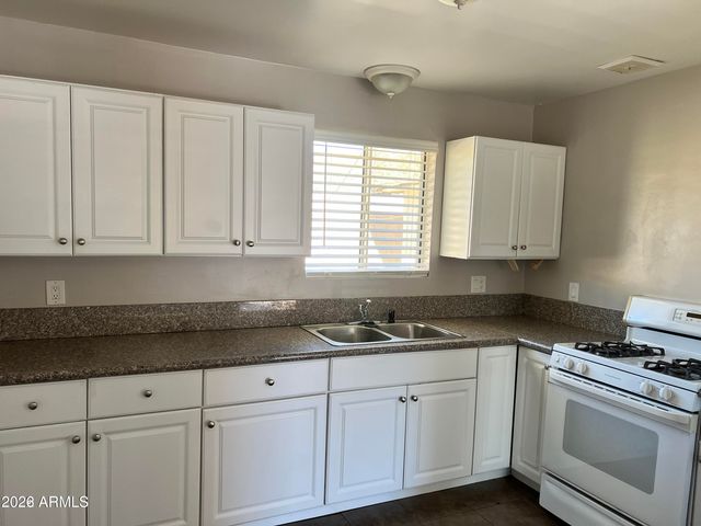 1328 W COCHISE Drive, Phoenix, AZ 85021