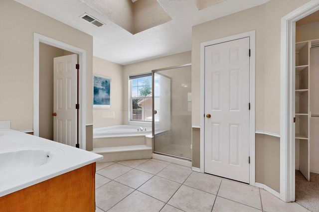 4600 WAYNESBORO Place NW, Albuquerque, NM 87120