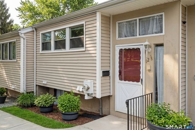 128 Shepards Knoll Drive 128, Hamden, CT 06514