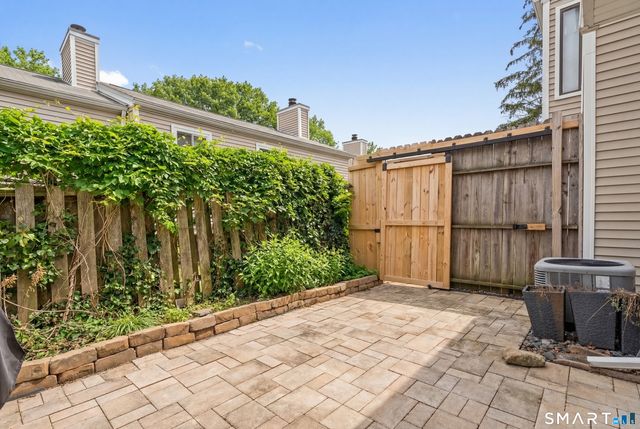 128 Shepards Knoll Drive 128, Hamden, CT 06514