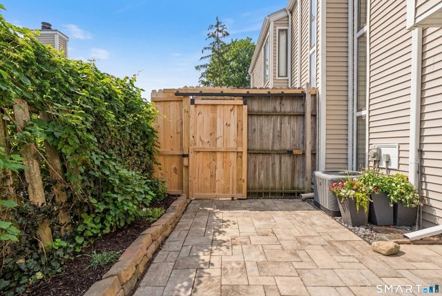 128 Shepards Knoll Drive 128, Hamden, CT 06514