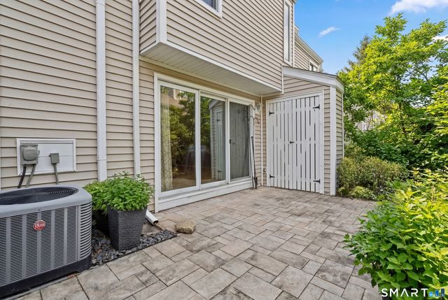 128 Shepards Knoll Drive 128, Hamden, CT 06514