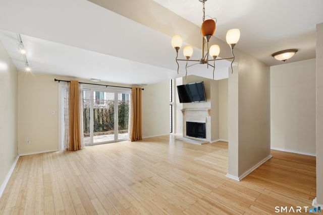 128 Shepards Knoll Drive 128, Hamden, CT 06514