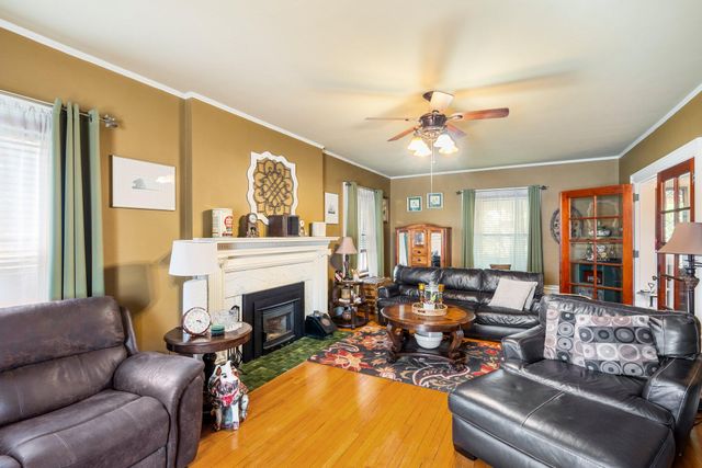 820 MAIN ST, Boonville, MO 65233