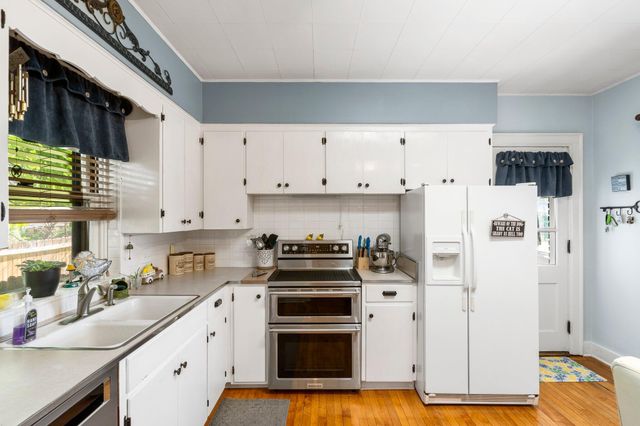 820 MAIN ST, Boonville, MO 65233