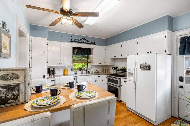 820 MAIN ST, Boonville, MO 65233