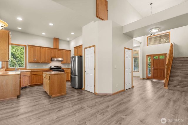 9926 SW 184th Way, Vashon, WA 98070