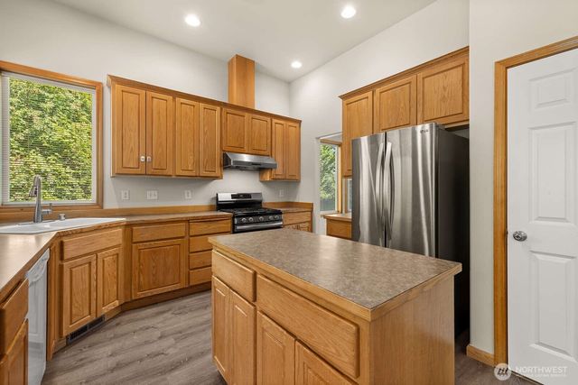 9926 SW 184th Way, Vashon, WA 98070