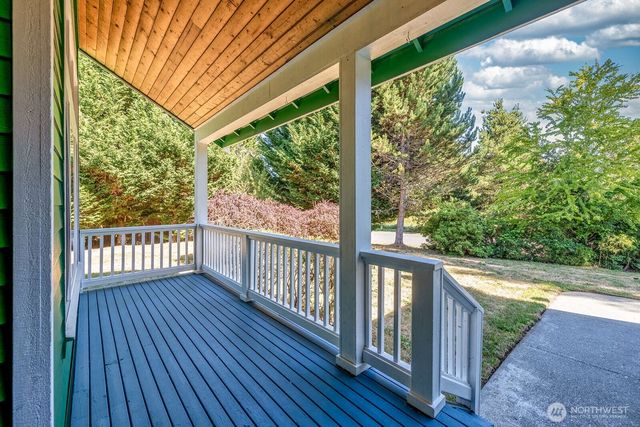 9926 SW 184th Way, Vashon, WA 98070