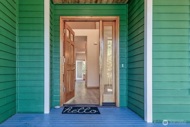 9926 SW 184th Way, Vashon, WA 98070