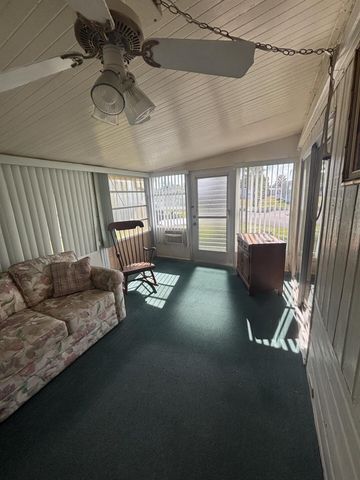 10 SE Guava Lane, Port St Lucie, FL 34952