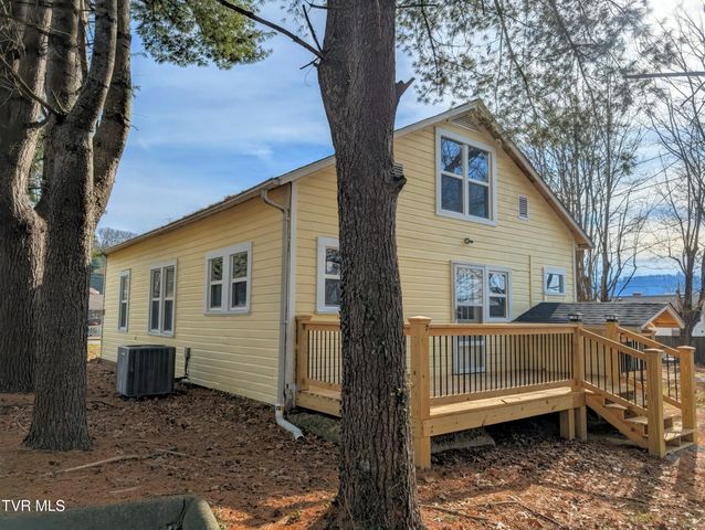 1749 South Us Highway 23, Weber City, VA 24290