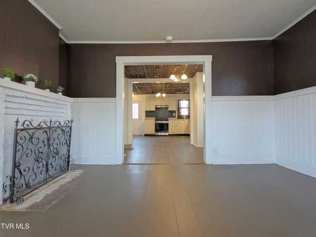 1749 South Us Highway 23, Weber City, VA 24290