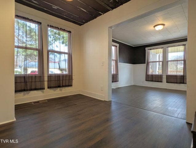 1749 South Us Highway 23, Weber City, VA 24290