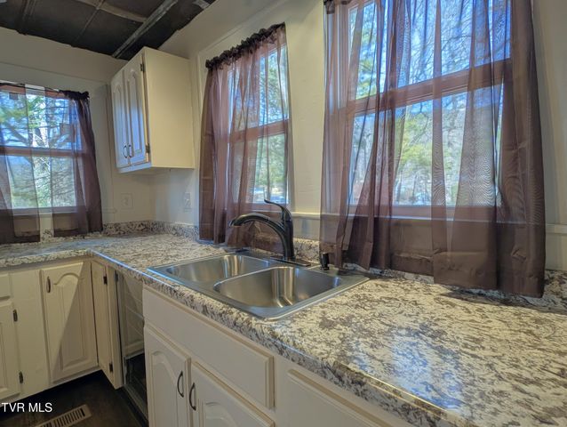 1749 South Us Highway 23, Weber City, VA 24290