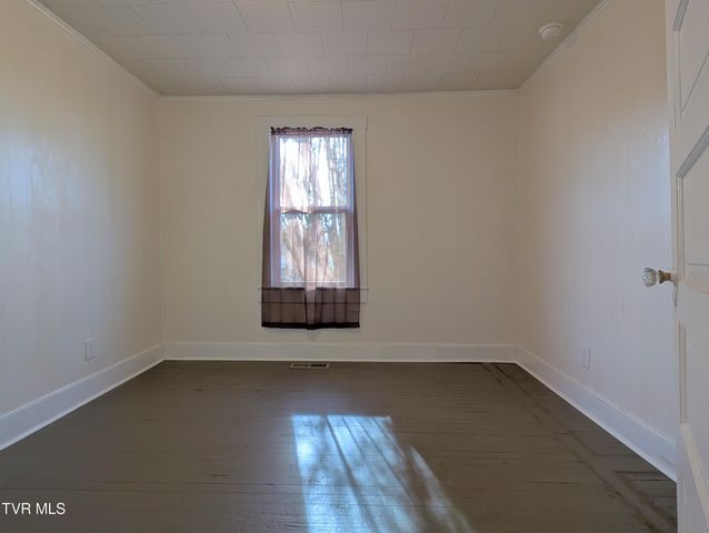 1749 South Us Highway 23, Weber City, VA 24290