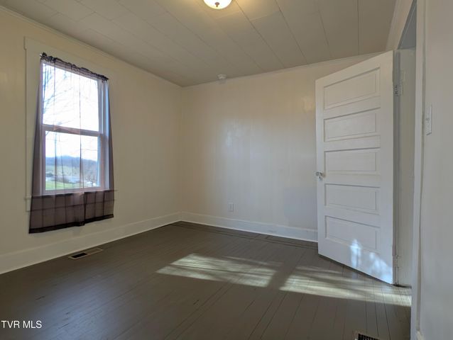 1749 South Us Highway 23, Weber City, VA 24290