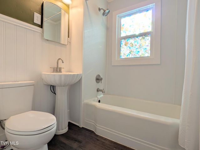 1749 South Us Highway 23, Weber City, VA 24290