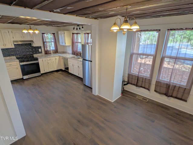 1749 South Us Highway 23, Weber City, VA 24290