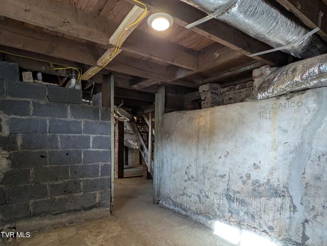 1749 South Us Highway 23, Weber City, VA 24290