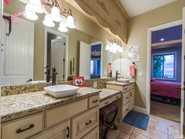 4378 S FOOTHILL DR, Bountiful, UT 84010