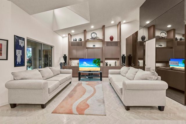 6907 Fountains Circle, Lake Worth, FL 33467