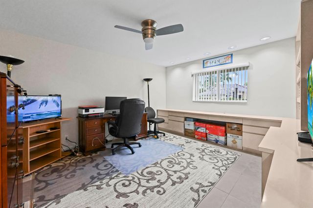 6907 Fountains Circle, Lake Worth, FL 33467