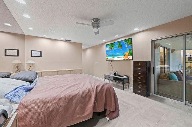 6907 Fountains Circle, Lake Worth, FL 33467