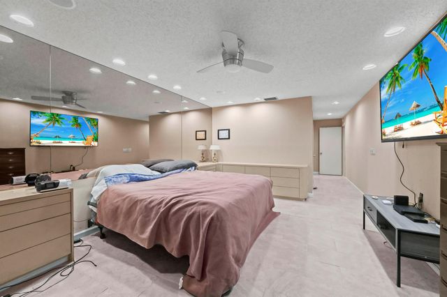 6907 Fountains Circle, Lake Worth, FL 33467