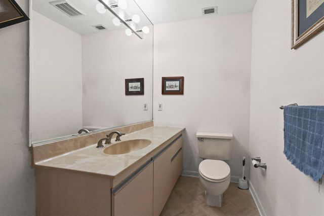 6907 Fountains Circle, Lake Worth, FL 33467