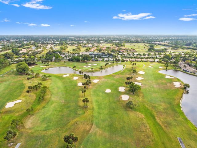 6907 Fountains Circle, Lake Worth, FL 33467