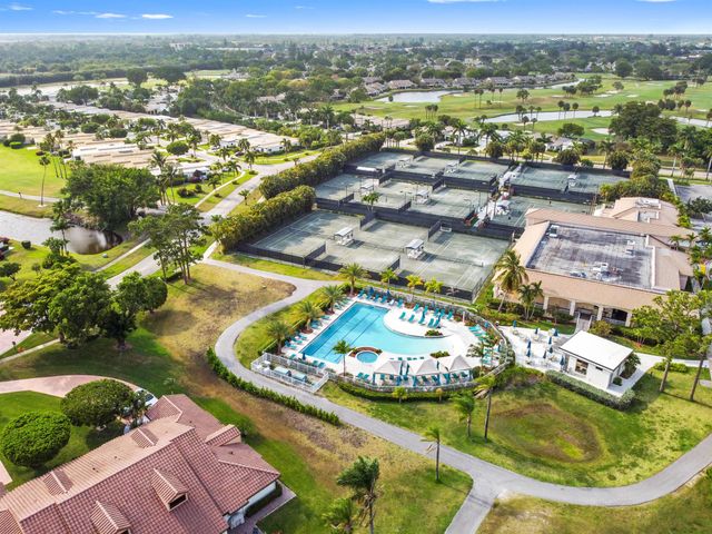 6907 Fountains Circle, Lake Worth, FL 33467