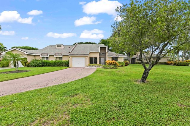 6907 Fountains Circle, Lake Worth, FL 33467