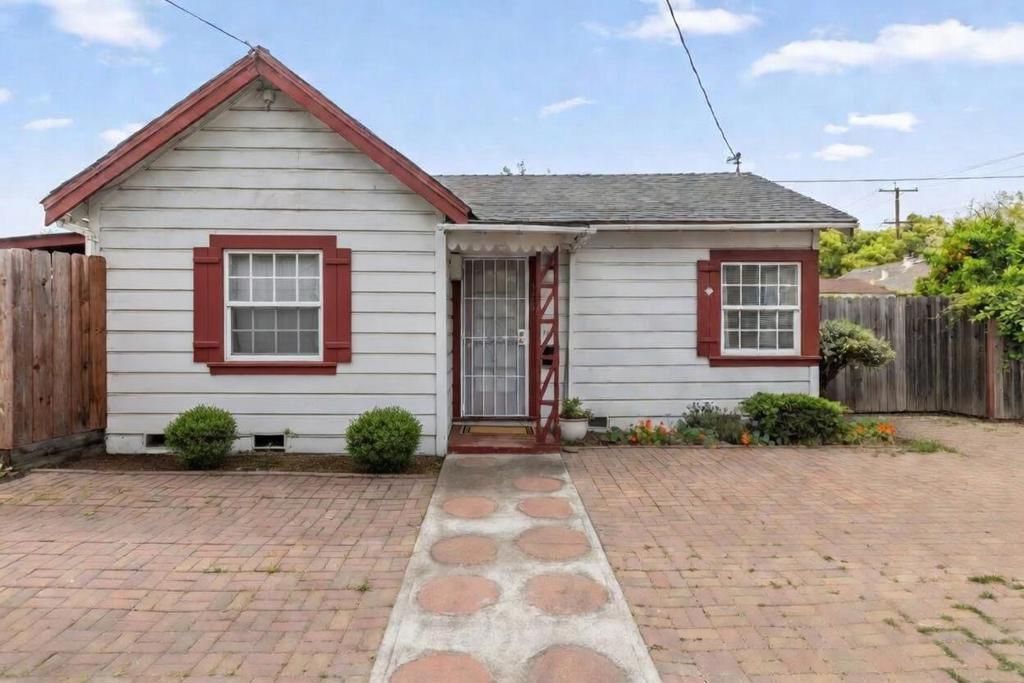 3420 Orinda Street, Palo Alto, CA 94306