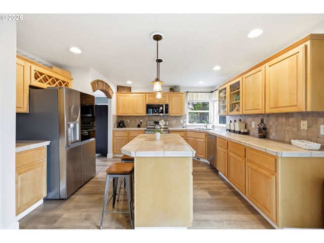 2046 Nw FARGO Ct, Camas, WA 98607