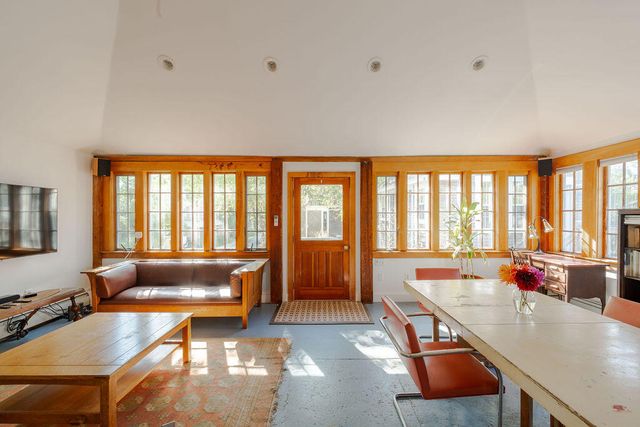 6 Daggett Lane, Provincetown, MA 02657