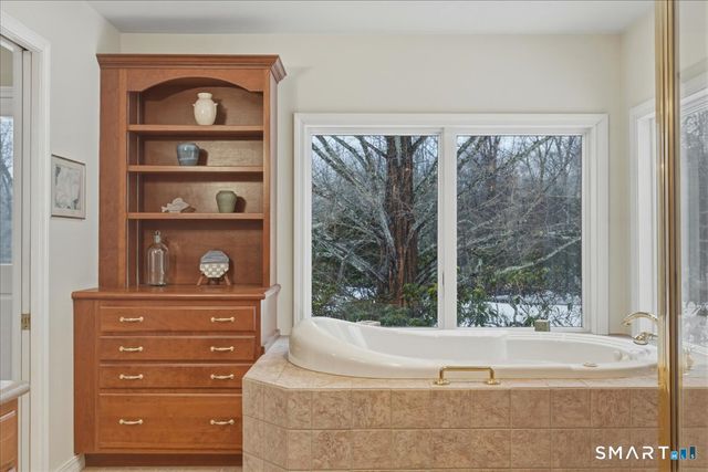 23 Avery Hill Road, Ledyard, CT 06339