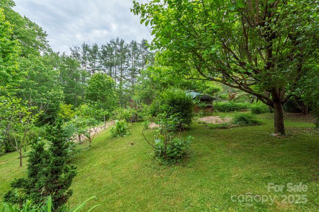 528 Padgettown Road, Black Mountain, NC 28711