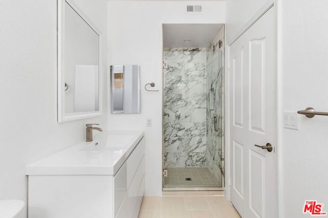 9800 Vidor Drive 203, Los Angeles, CA 90035