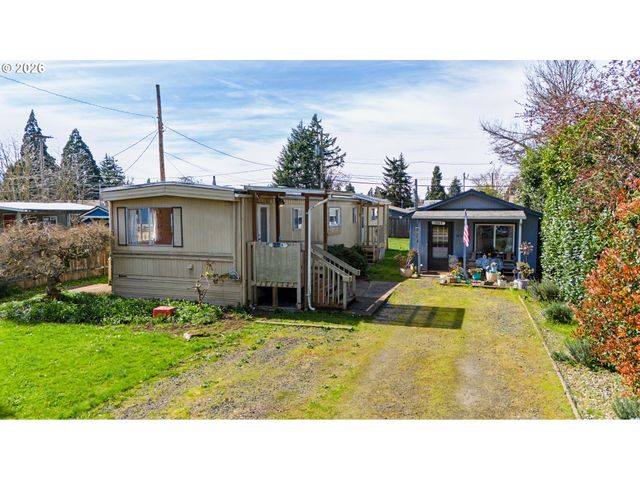 1566 LAURA St, Springfield, OR 97477