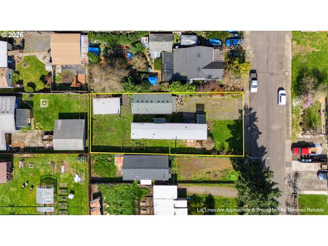 1566 LAURA St, Springfield, OR 97477