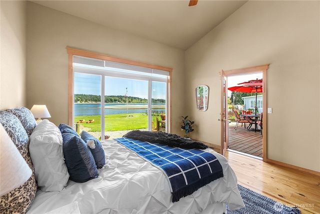 7530 E Grapeview Loop Road, Allyn, WA 98524